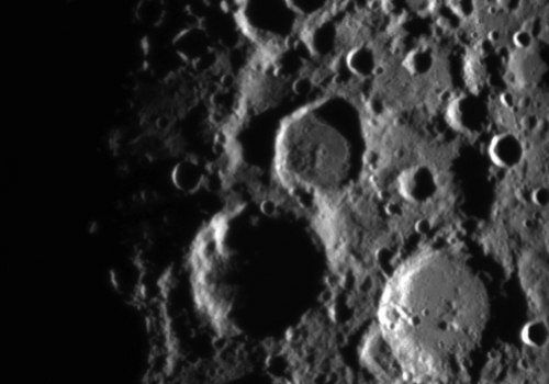 Миниатюрному спутнику удалось сфотографировать обратную сторону Луны